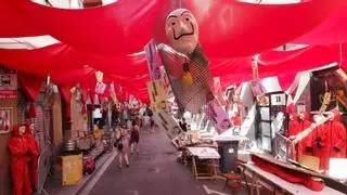 EN DIRECTO | Protesta antes del pregón de las fiestas de Gràcia por la suspensión de actos