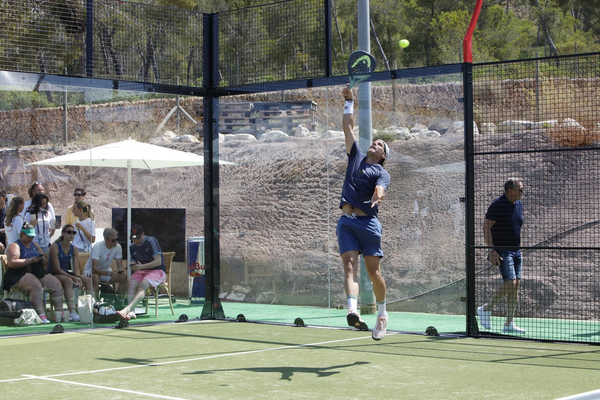 Johannes B. Kerner, Jürgen Klopp und Jens Lehmann duellieren sich auf dem Padel-Platz in Santa Ponça