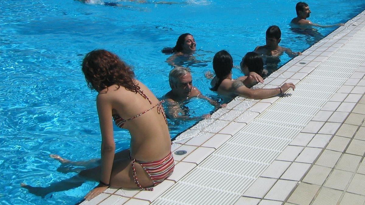 Las mujeres de L¿Ametlla del Vallès decidirán si se permite hacer 'topless' en las piscinas municipales