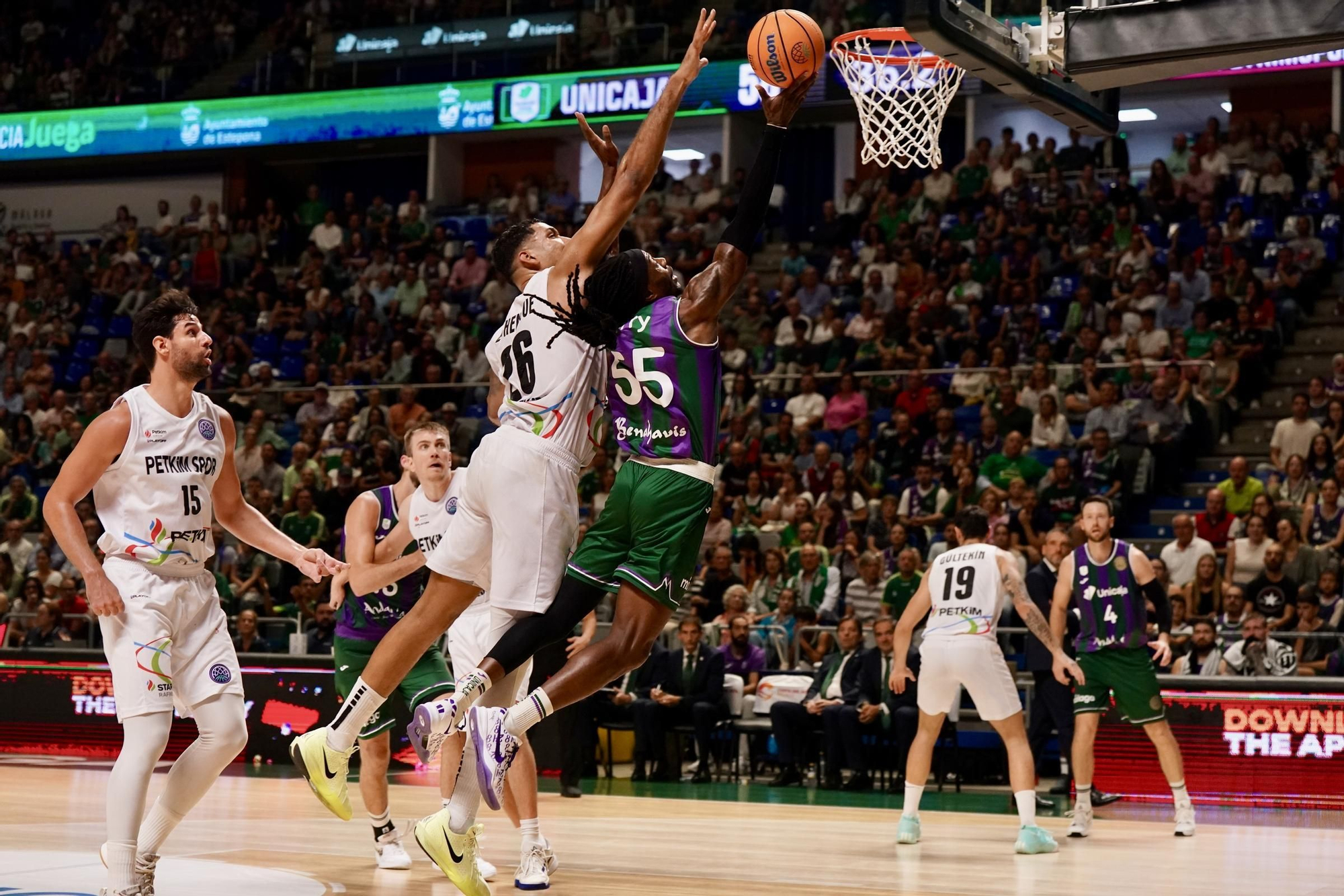Partido disputado entre el Unicaja y el Aliaga Petkimspor de la BCL