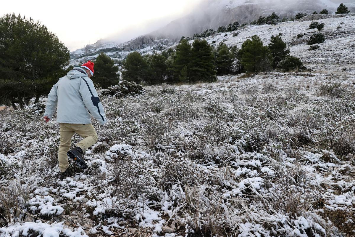 Ligera nevada en la Sierra de Aitana
