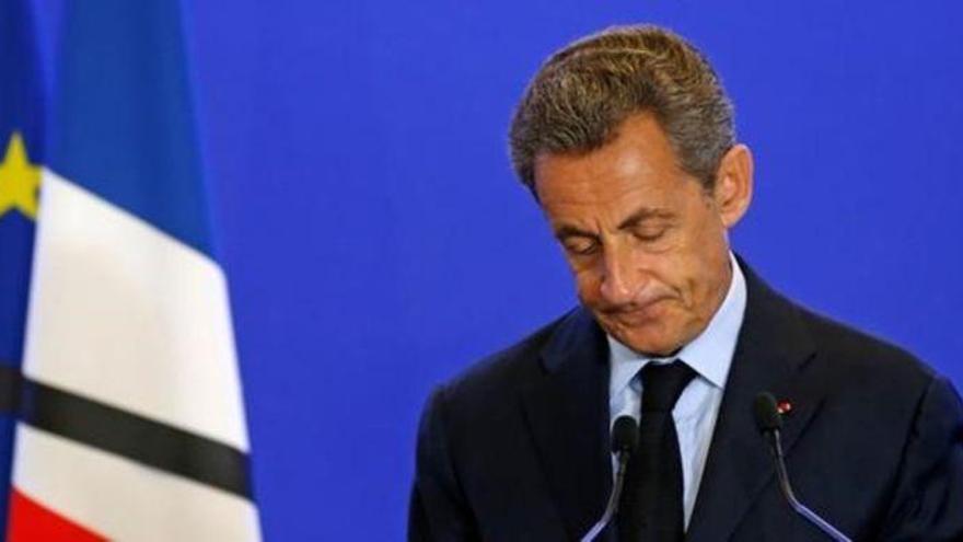Sarkozy anuncia en Facebook su candidatura a presidente de Francia