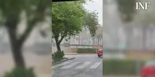 Una repentina tromba de agua cae en Alicante