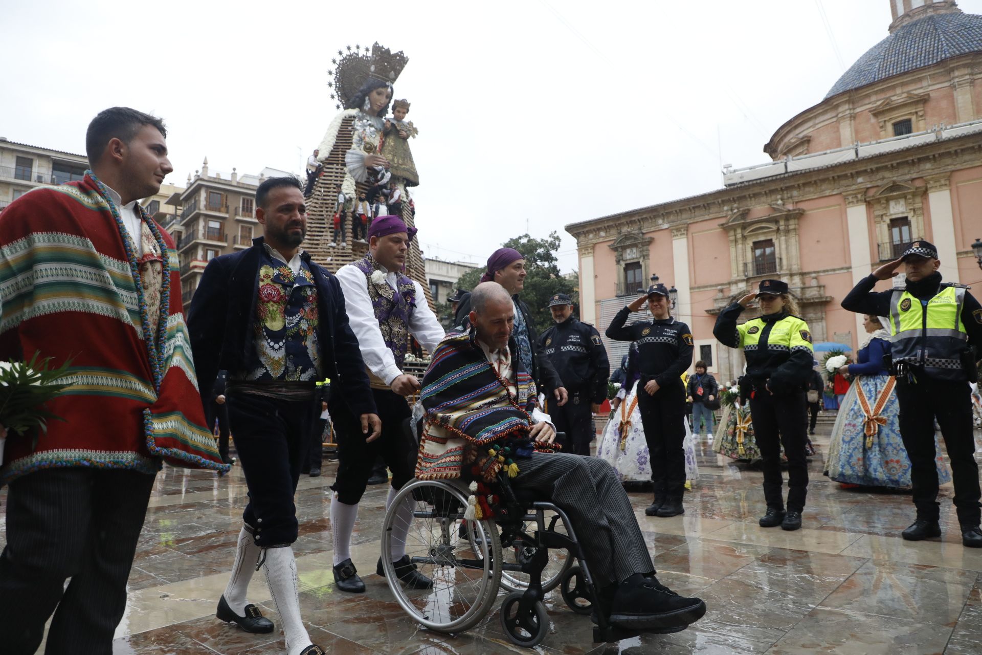 Búscate en el primer día de ofrenda por la calle de Quart (entre las 17:00 a las 18:00 horas)