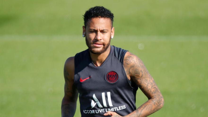 Neymar, en un entrenament amb el PSG