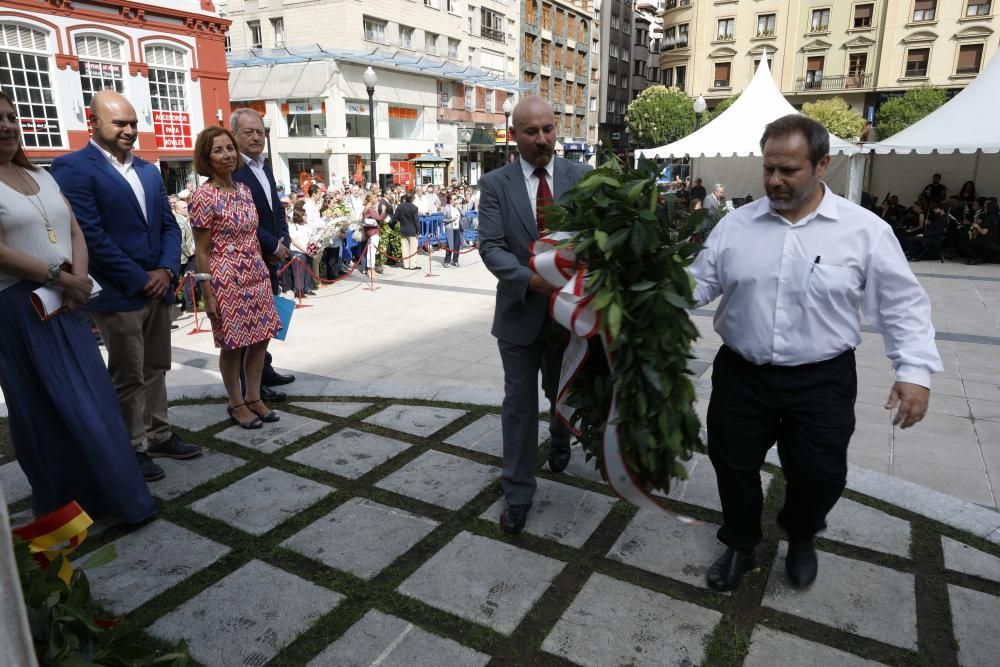 Ofrenda floral a Jovellanos