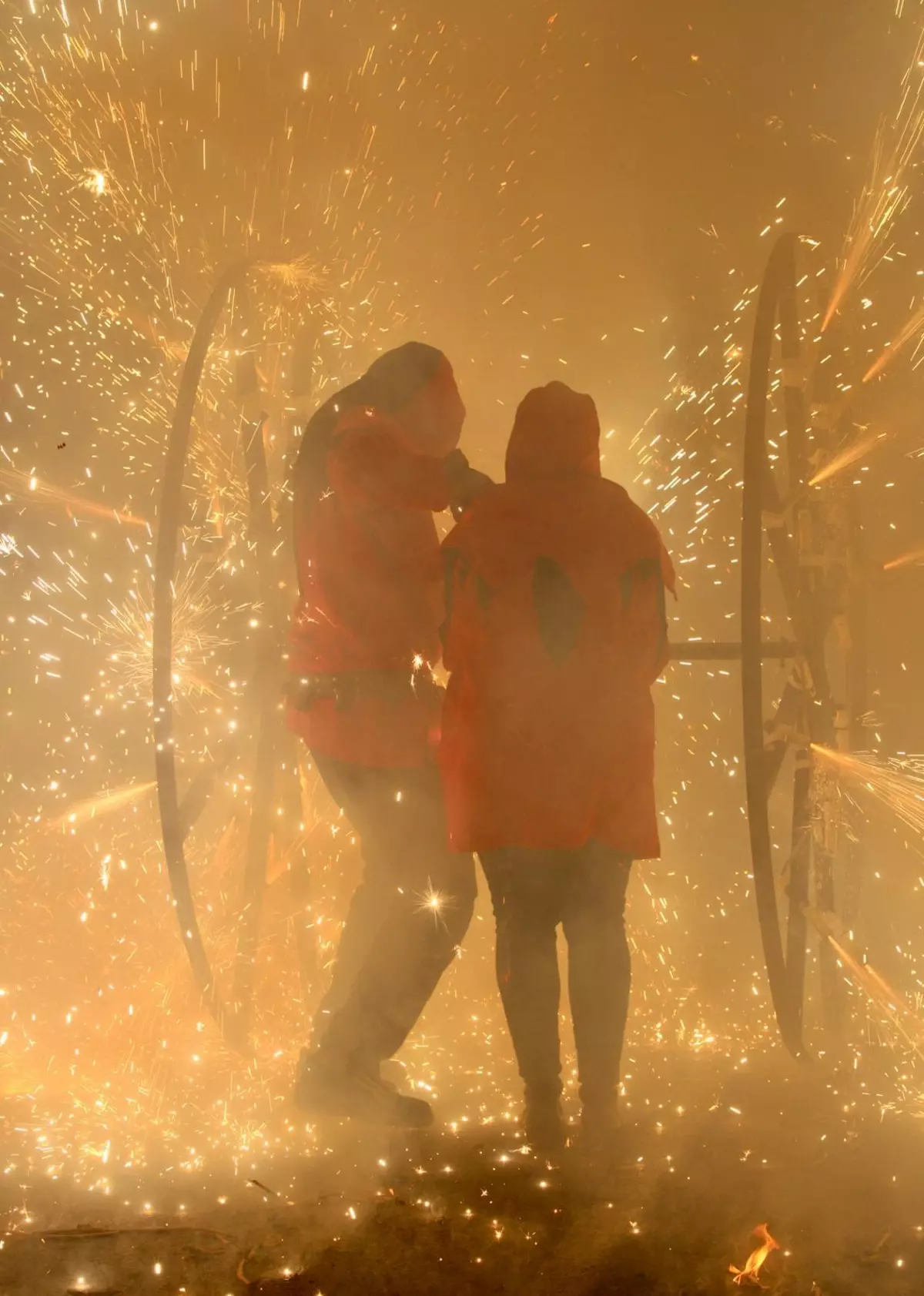 Multitudinario correfoc en las fiestas de El Campello