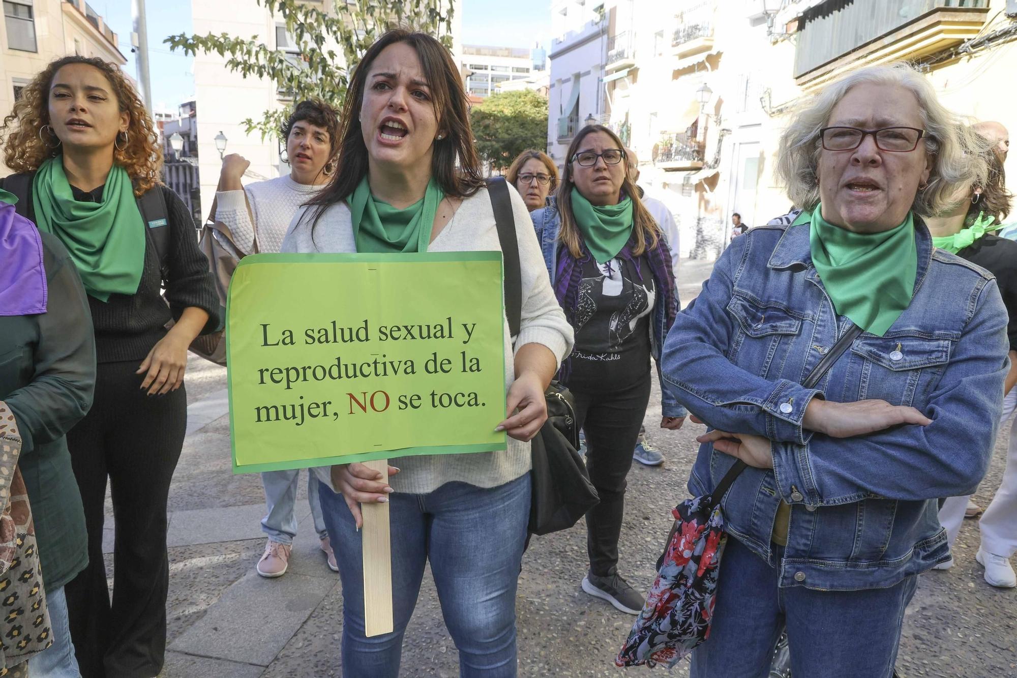 PP y Vox inauguran la polémica oficina "antiaborto" de Alicante entre críticas por "ilegal"