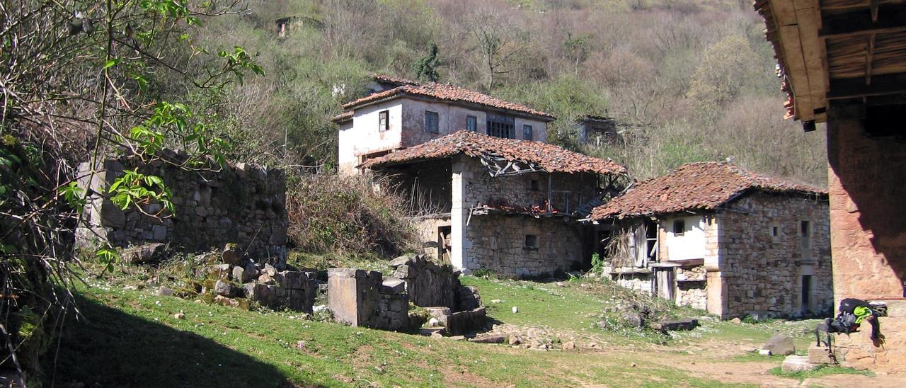 Pueblo abandonado en Grado