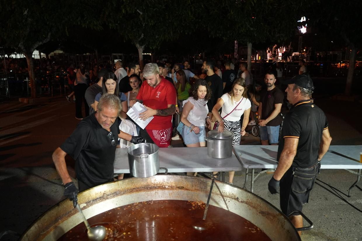 Galería: Les imatges del sopar de tombet de les penyes en les festes de Vila-real