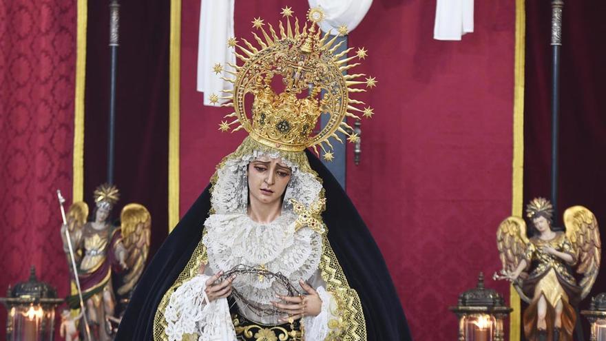 Veneración a la Virgen de la Soledad