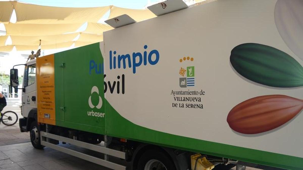 Punto limpio móvil en Villanueva de la Serena.