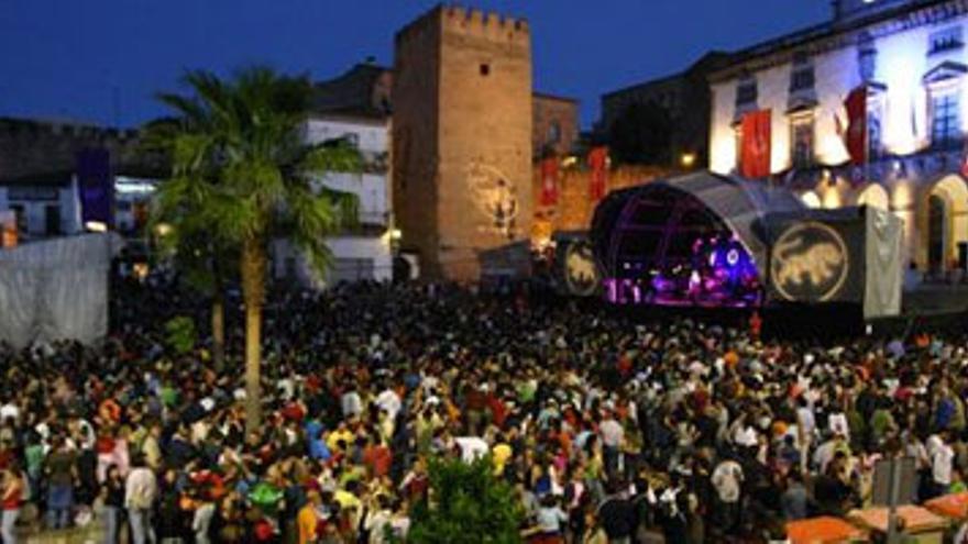 El festival Womad se celebra del 8 al 11 de mayo y se garantiza su continuidad en Cáceres