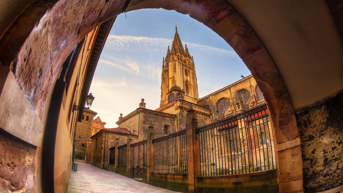 Oviedo, cruce de caminos, siglos y culturas