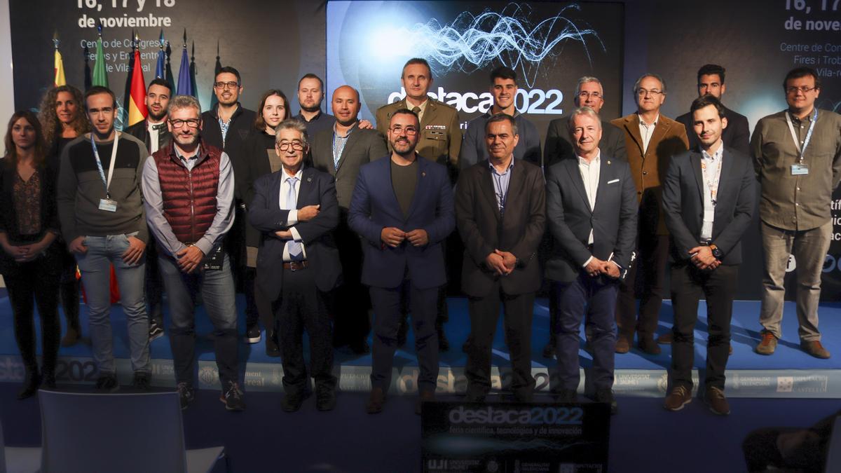 Foto de familia en la clausura de Destaca.