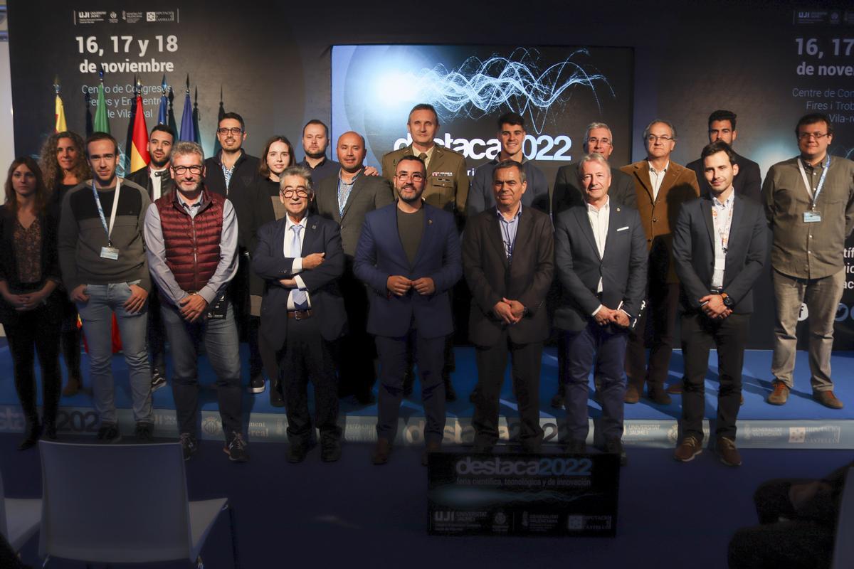 Foto de familia en la clausura de Destaca.