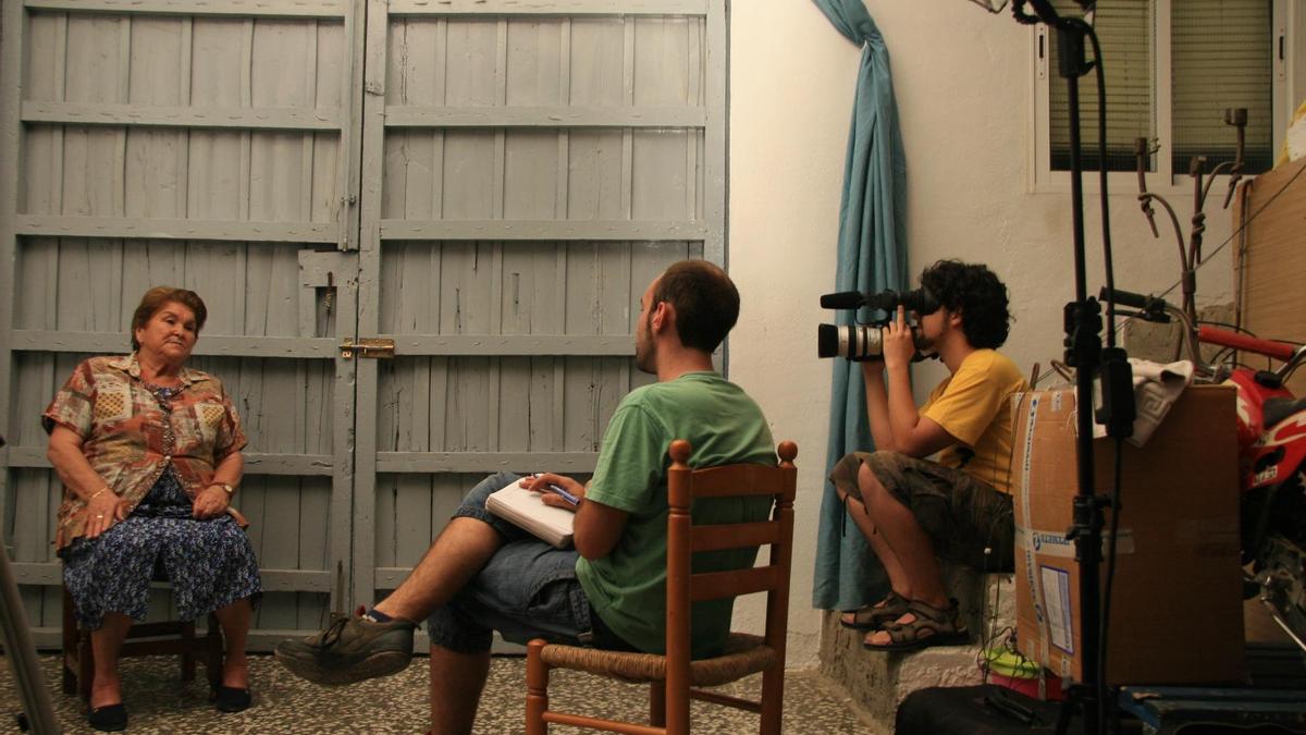 Un momento de la grabación del documental ‘Guardianas de la memoria’ De Francisco Artacho.