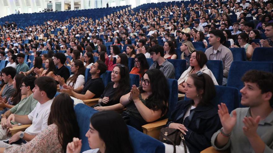 Arranca el Curso Intensivo MIR con 1.337 alumnos en Oviedo | MARIO CANTELI