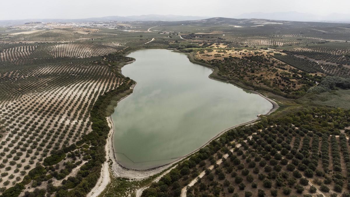 Vista de la laguna de Zóñar, en Aguilar de la Frontera.