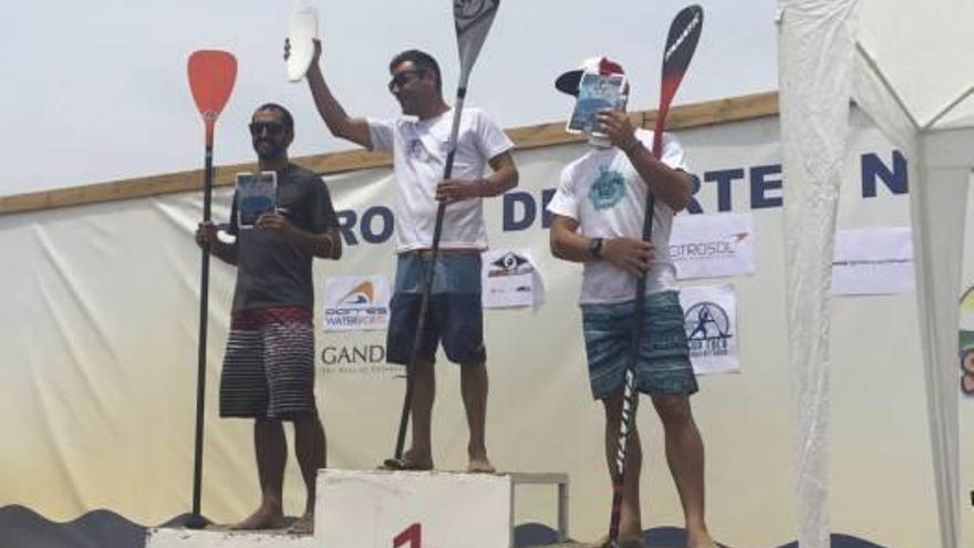 Albiol, Parrés, Borrás y las féminas Barberá y Cervantes destacan en el paddle surf