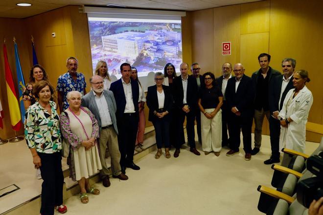 La presentación del nuevo proyecto de ampliación del Hospital de Cabueñes, en imágenes