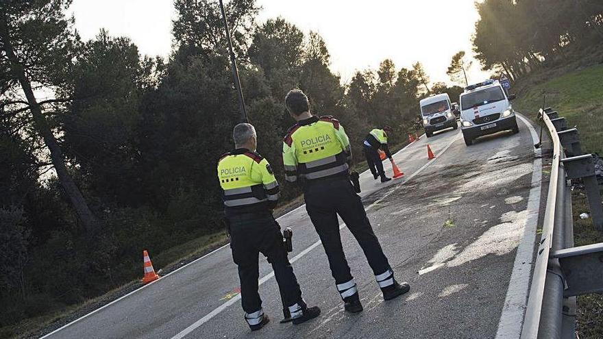 Mossos d&#039;Esquadra a l&#039;N-141-C, a Calders, on hi va haver un accident mortal el gener passat