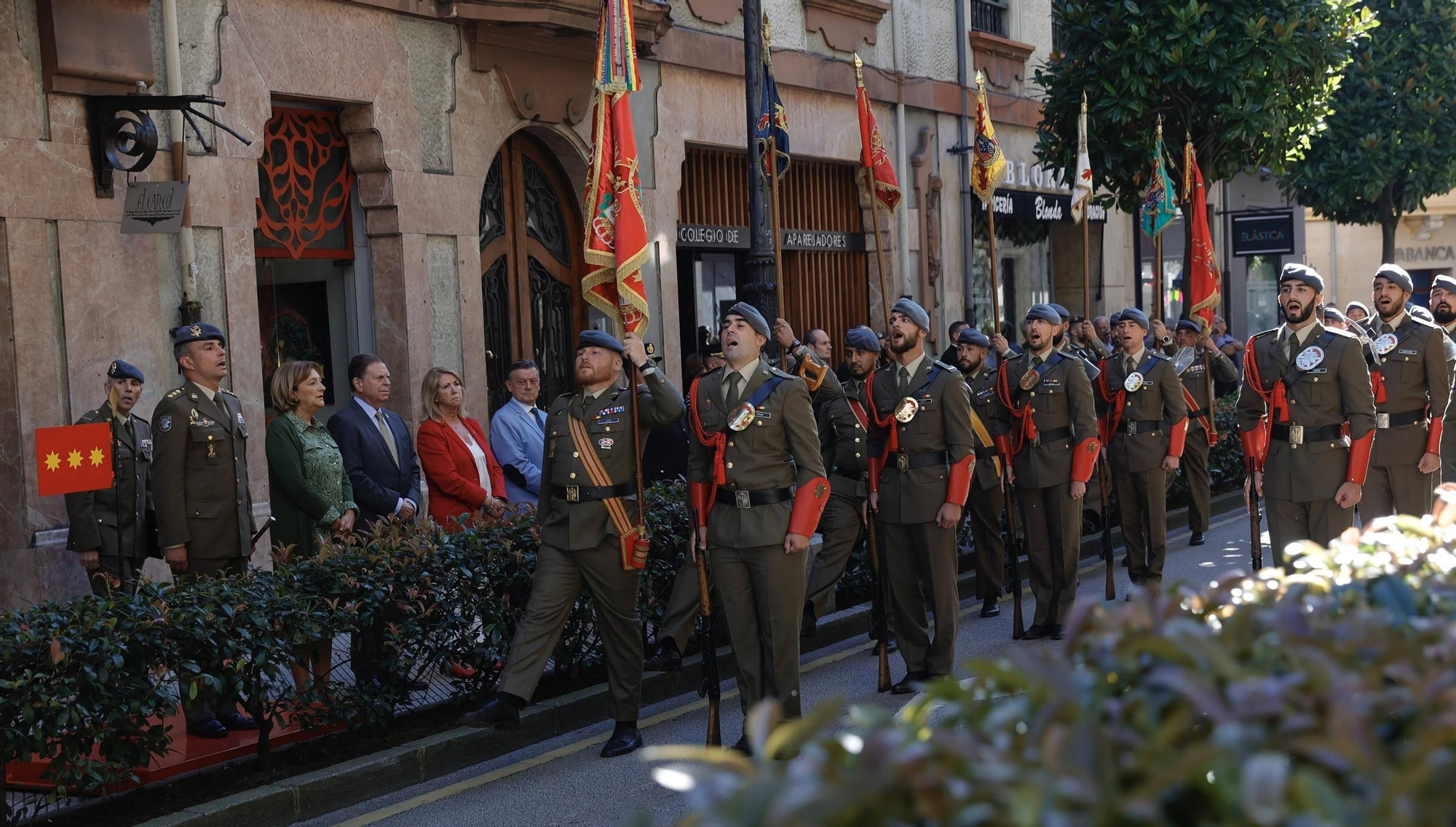Parada militar en Oviedo para homenajear al Cabo Noval