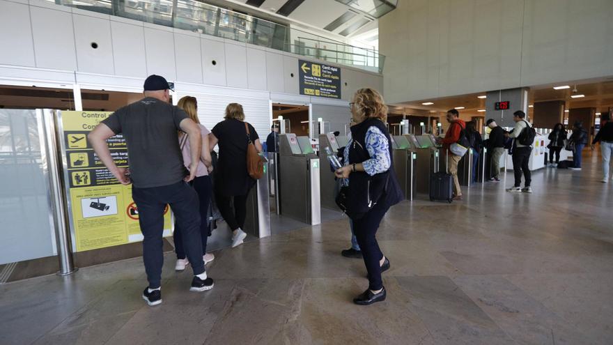 El aeropuerto de Valencia supera los dos millones de pasajeros tras un marzo histórico