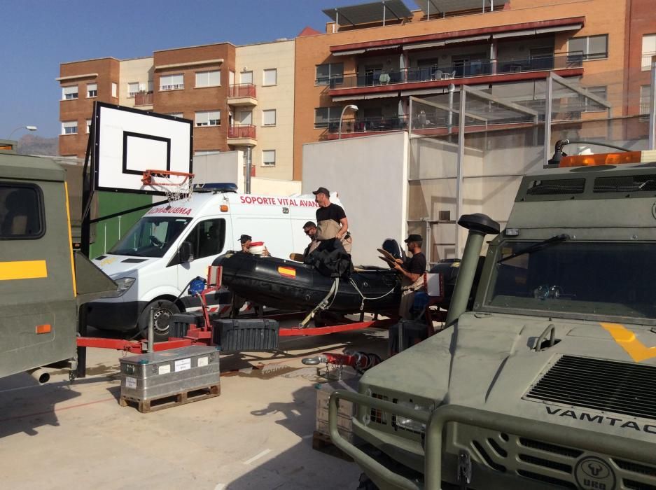 El colegio Miguel Hernández de Orihuela se convierte en el centro de operaciones de la UME