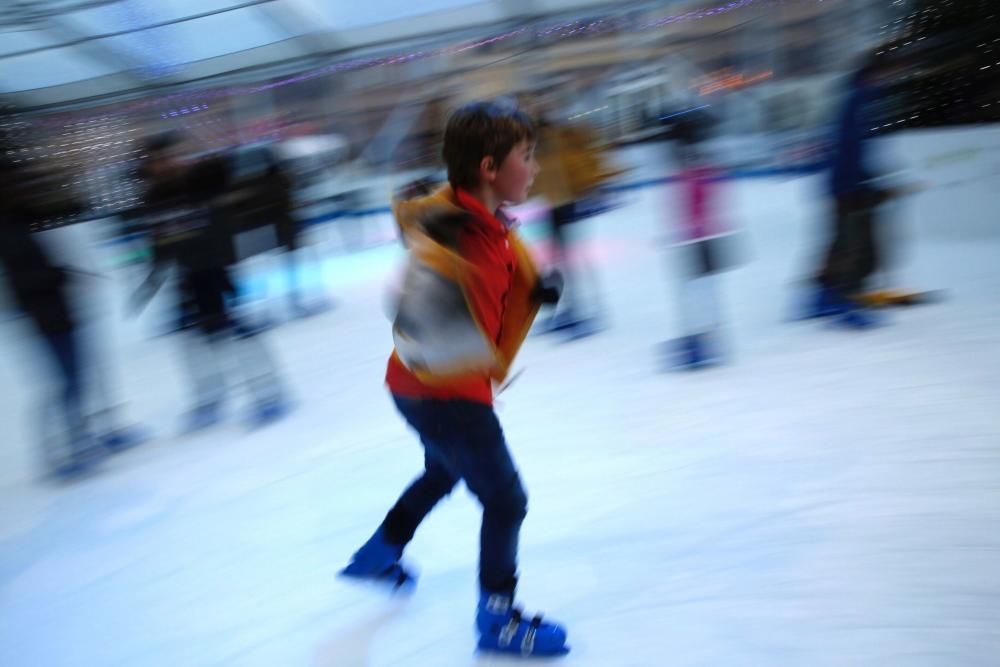 Día de Año Nuevo en la pista de hielo de Oviedo