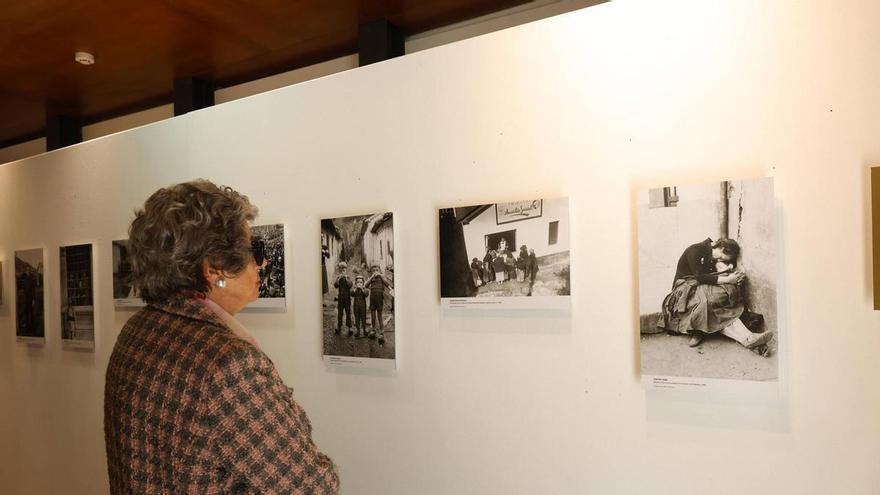 La Asturias franquista, a través de la fotografía histórica en el Valdecarzana de Avilés