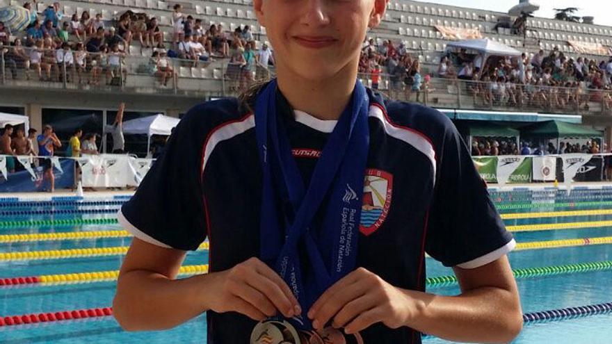 Nina Medina Zhivanevskaya, con sus medallas.