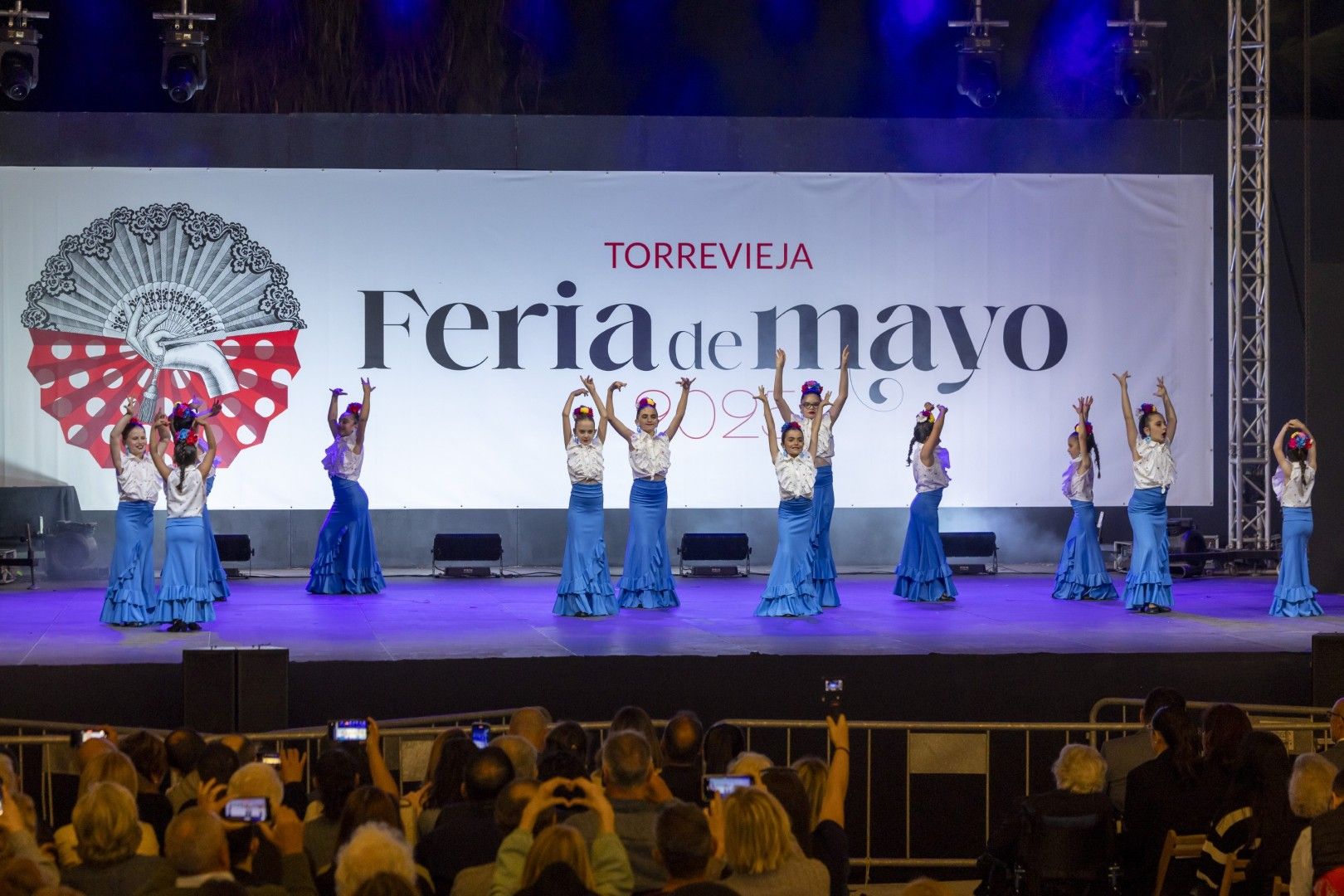 Por sevillanas en la Feria de Mayo de Torrevieja 2025