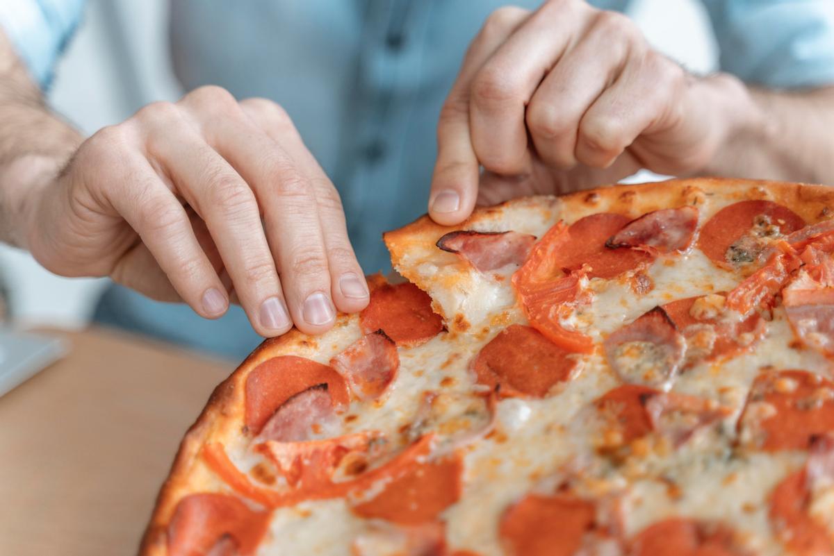 La OCU lo confirma: solo estas dos pizzas del súper aprueban como opción aceptable