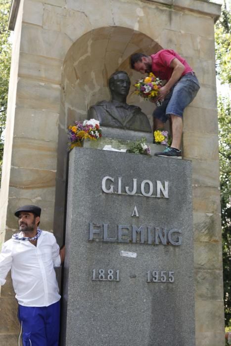 Homenaje a Fleming de los vecinos de Cimadevilla