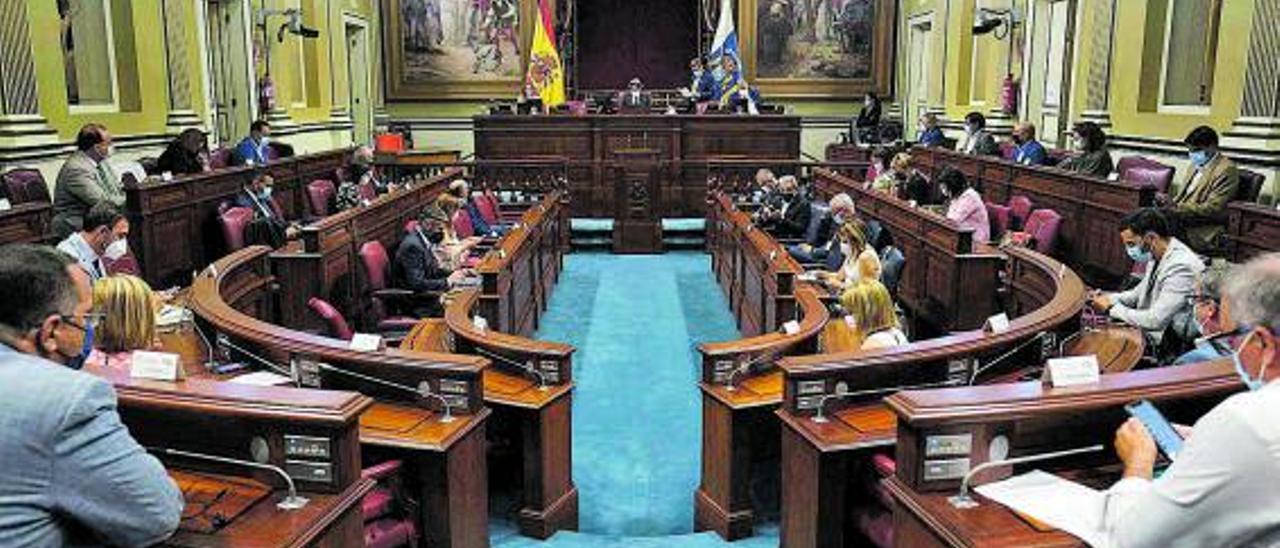 Sesión en el Parlamento de Canarias sobre los recursos del REF. | | CARSTEN W. LAURITSEN