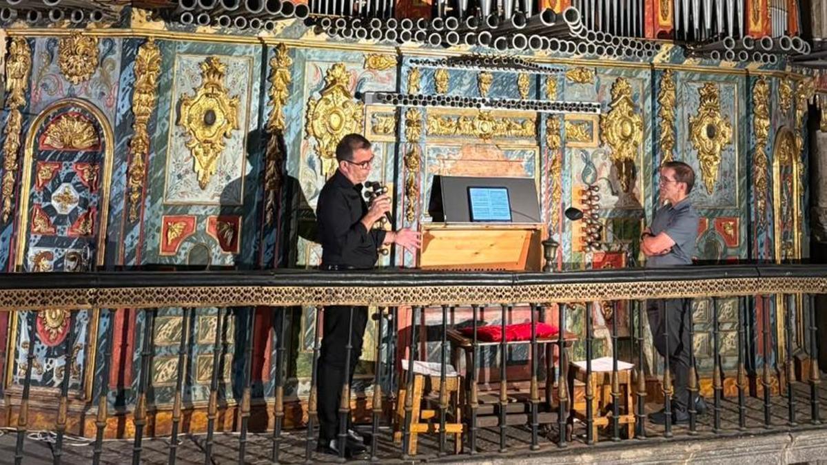 El organista egabrense Manuel Calahorro, en el Ciclo de Conciertos de Órgano Provincia de Ávila.
