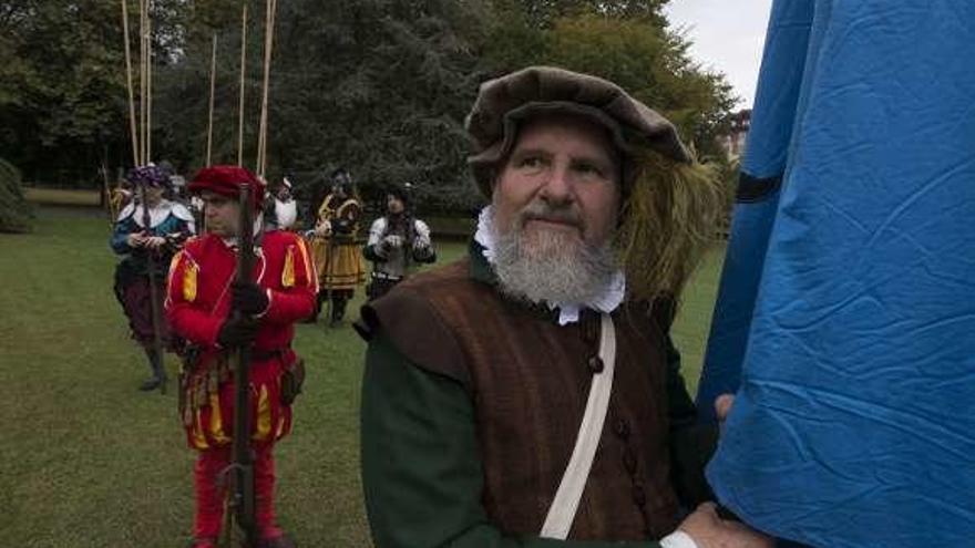 El grupo de lanceros, en el parque de Ferrera.