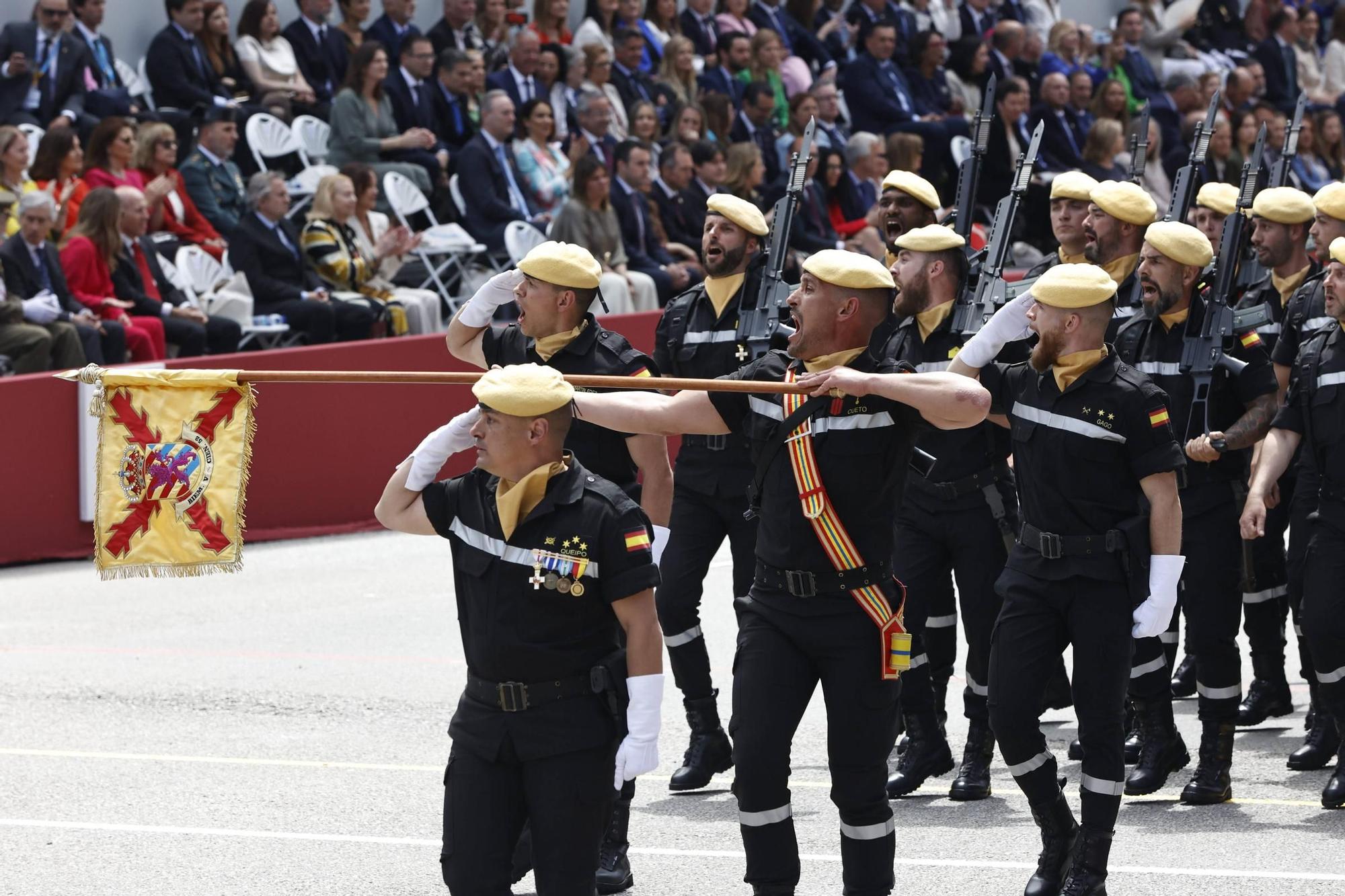 EN IMÁGENES: Así fue el multitudinario desfile en Oviedo por el Día de las Fuerzas Armadas