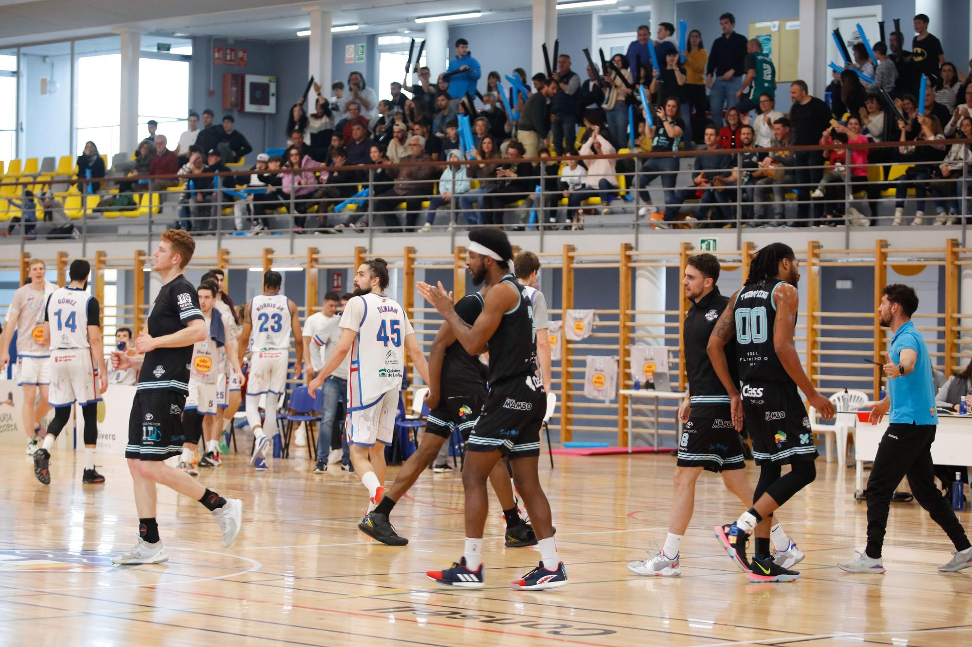 Partido entre el CB Sant Antoni y el Reina Yogur Clavijo