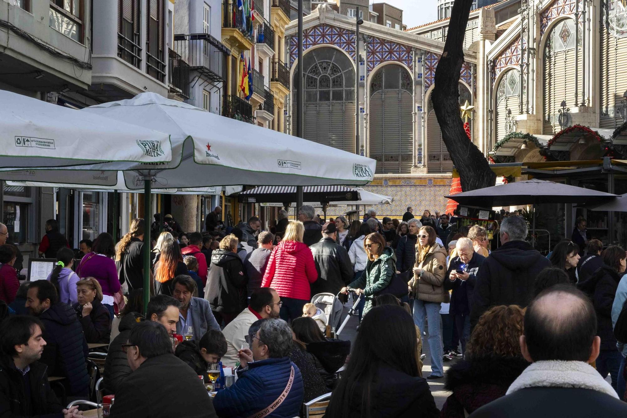 València, a reventar en el puente de la Constitución