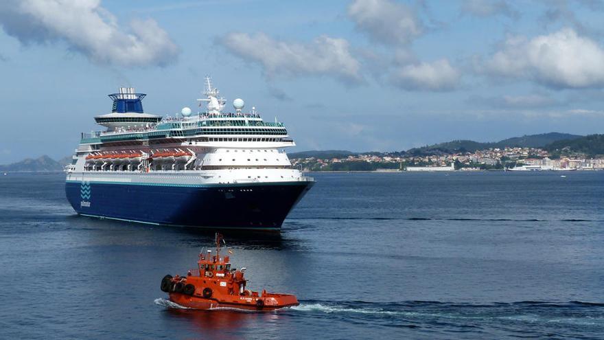 El crucero Monarch en su última escala en Vigo // FARO