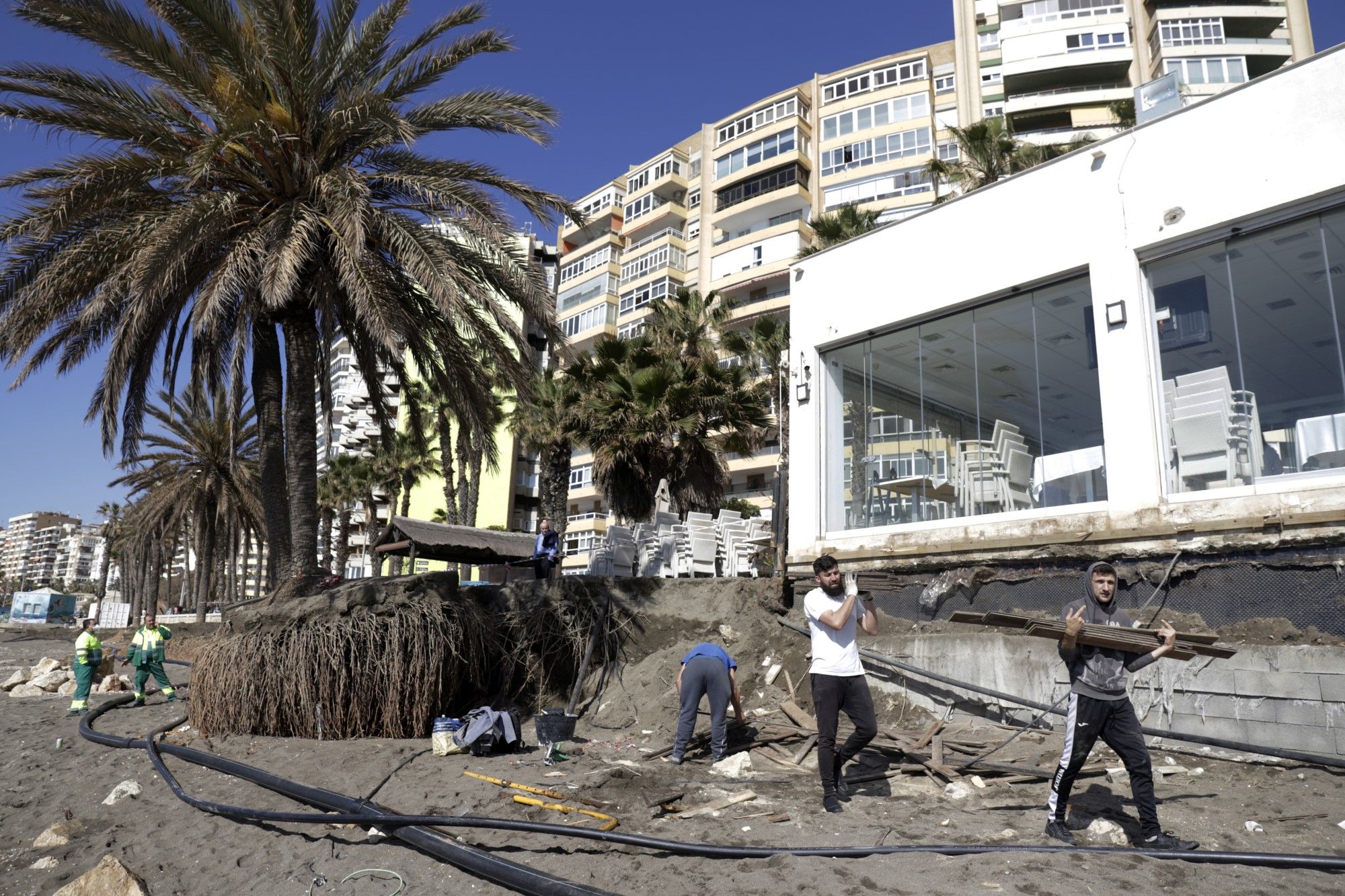 Arreglo de las playas de Málaga tras el temporal