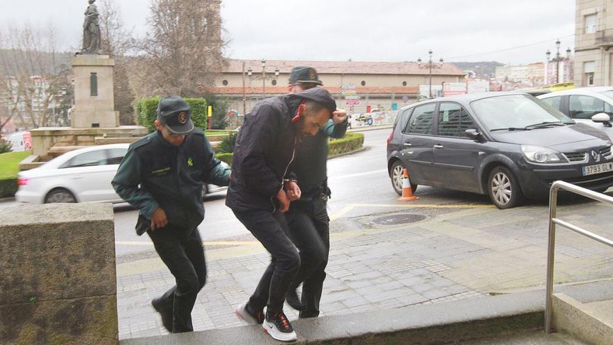 Julio G., a su llegada a su juicio en la Audiencia en febrero del 2024.