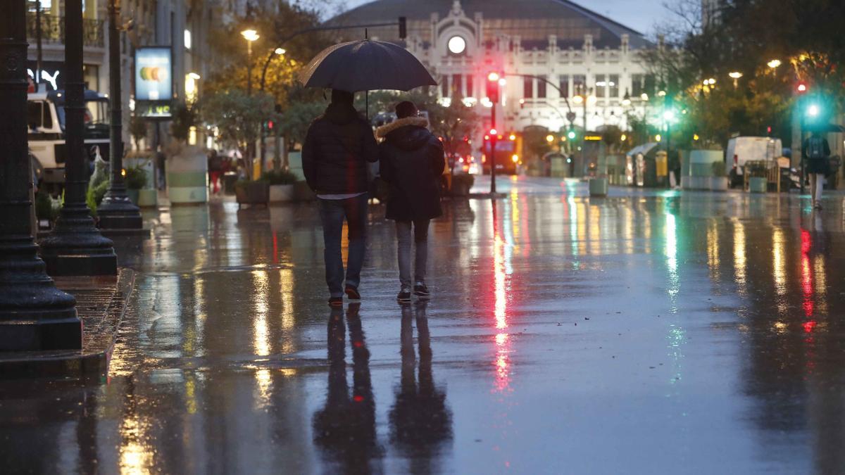 La lluvia y el frío invernal llega al centro de València