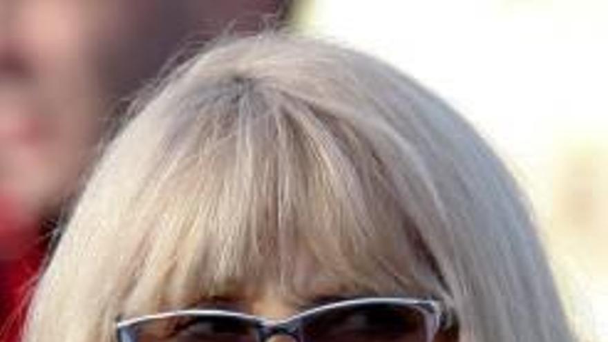 Mireille Darc.