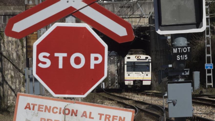 ¡Sufridores al treeeen!: la odisea de desplazarse en Feve por Asturias