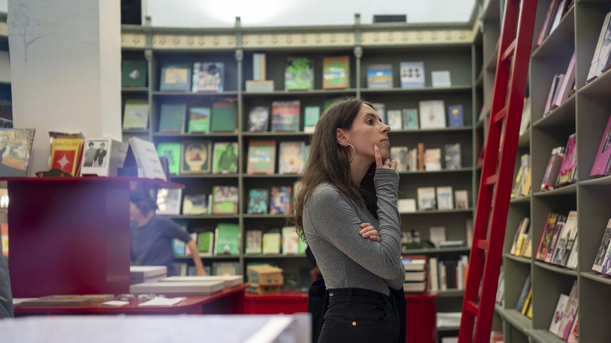 La cantautora Amaia Miranda, en la librería Terranova.