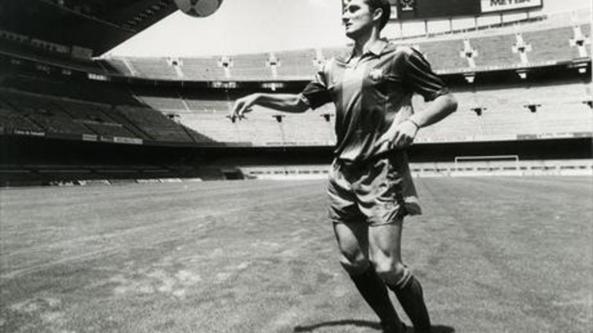 1988 Valverde, en el Camp Nou, en su presentación como jugador.