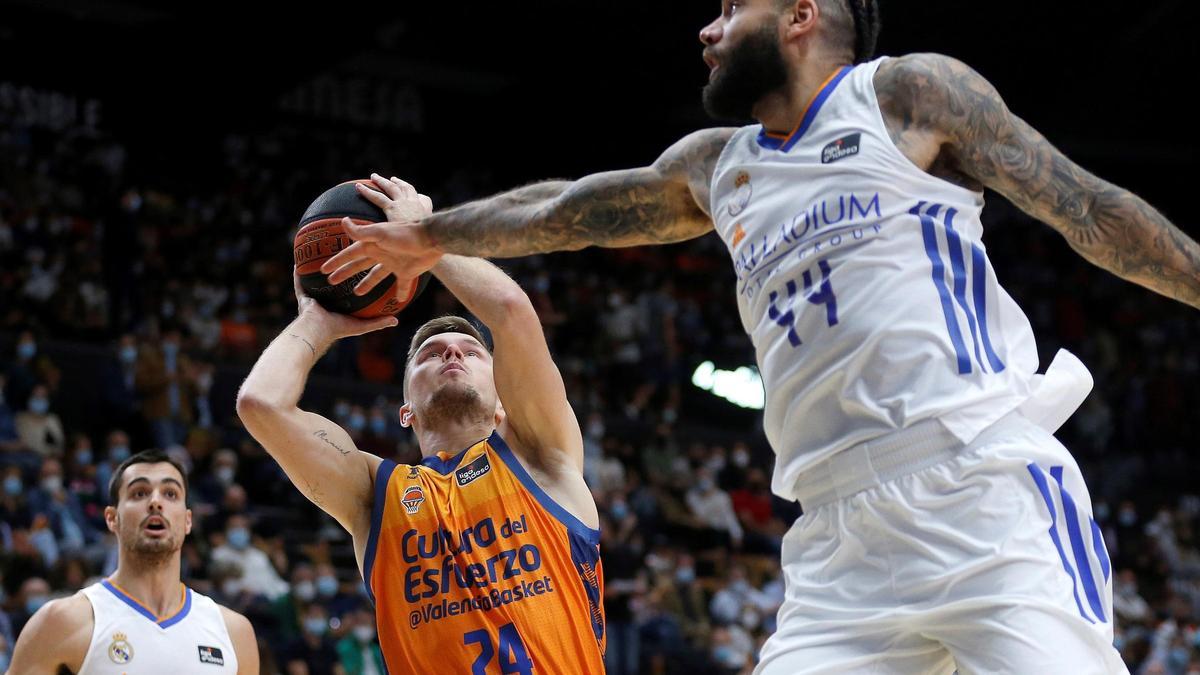 El Real Madrid se consolida en la ACB con un triunfo en Valencia